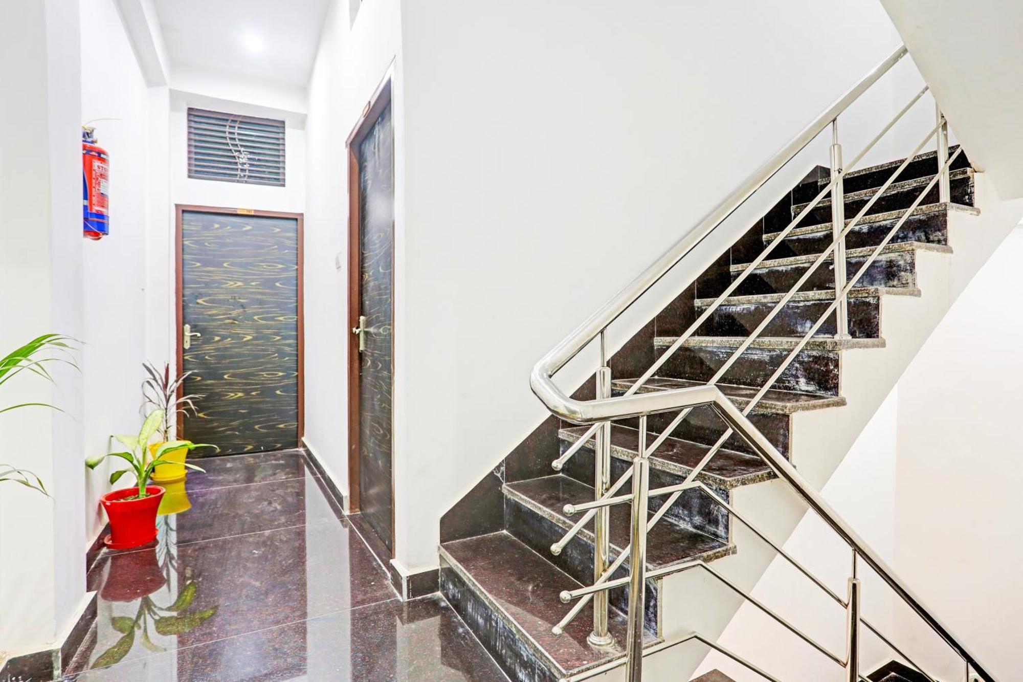 Hotel O The Maruti Paying Guest House 바라나시 외부 사진